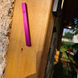 בית מזוזה מאלומיניום ורוד פוקסיה + קלף